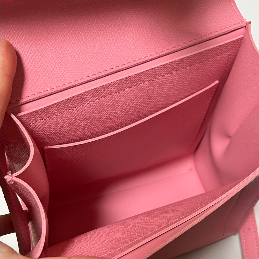 Structured Pink Crossbody Bag with Gold Ring Detail - Picture 4 of 5